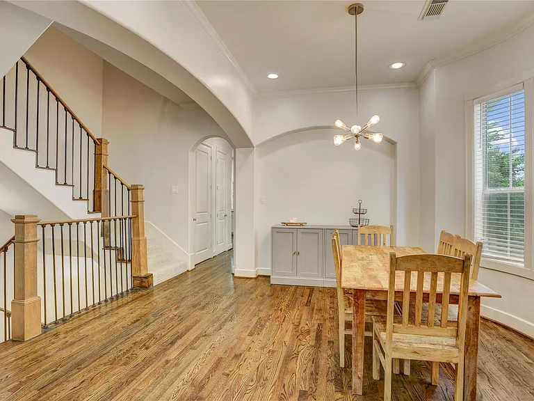 4262 Childress St #B — Photo 8