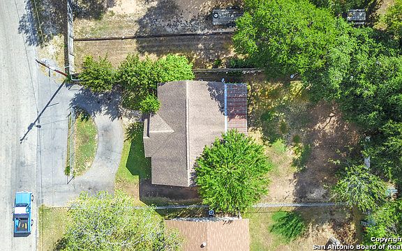 2nd image of 430 Paradise Dr