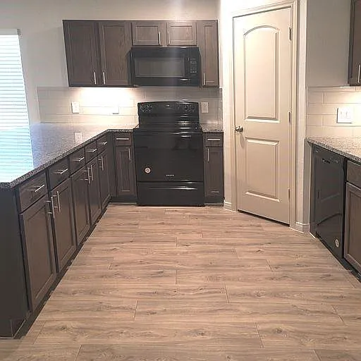 406 Noel — Photo 11