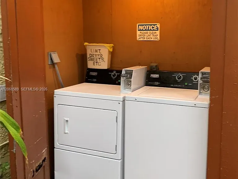 712 SW 56th Ave #8B — Photo 7