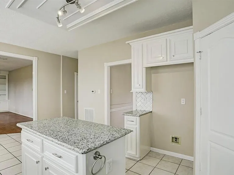 23247 Diamond Knoll Ct — Photo 11