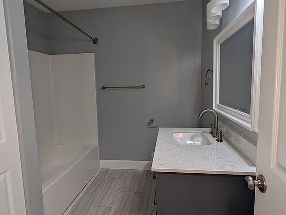 5th image of 2894 Republic Ave