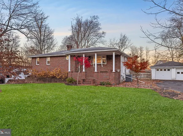 164 Pheasant Ln, Newtown, PA 18940