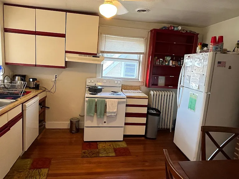 526 King George Ave SW #4 — Photo 15