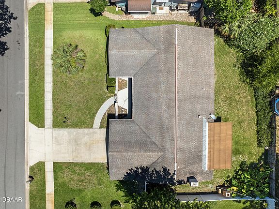 5th image of 214 Brittany Ave