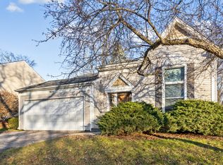 1435 Riverwood Dr, Algonquin, IL 60102