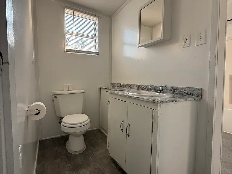 231 N Cotton St — Photo 29