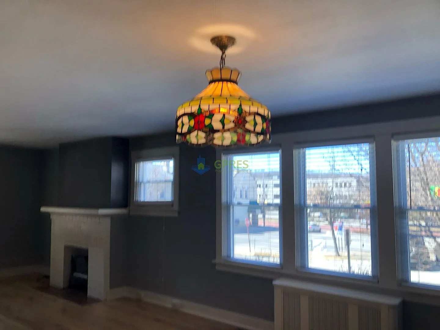 Beautifully Rehabbed Central Oakmont apartment with Old-World charm — Photo 3