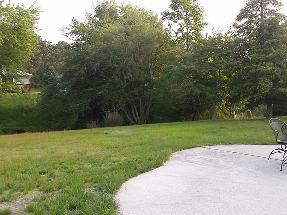 2nd image of 105 Barbados Dr S