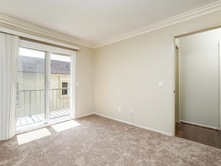 3425 E 15th St #12 — Photo 10