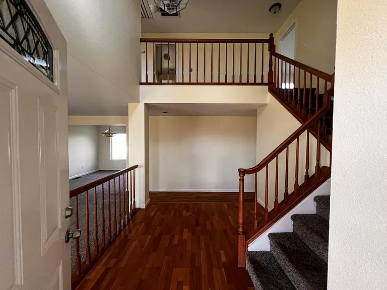 17800 Henry Rd — Photo 2