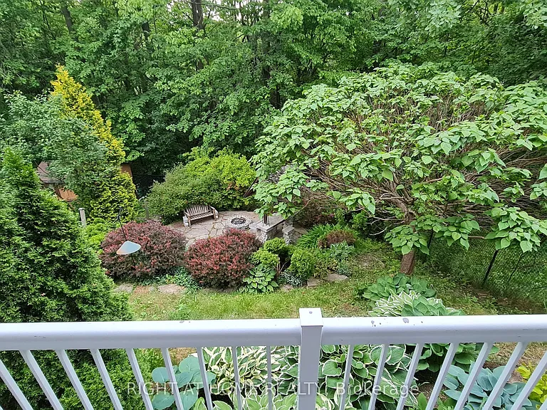 172 Lena Cres #2 — Photo 33