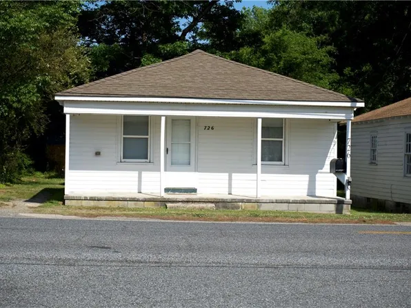 726 Hosier Rd, Suffolk, VA 23434