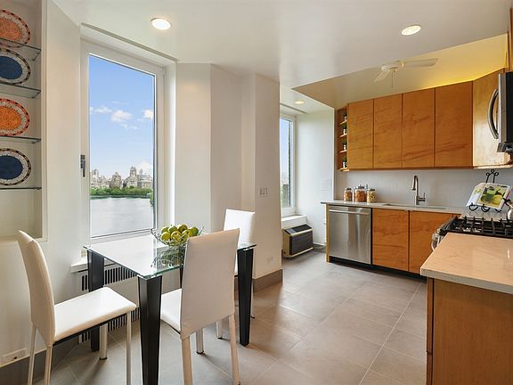4th image of 300 Central Park W APT 18E