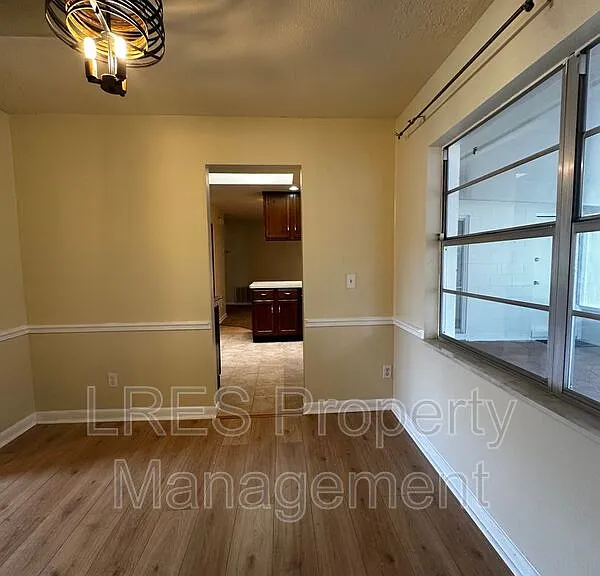 2719 Merrie Oaks Rd — Photo 8