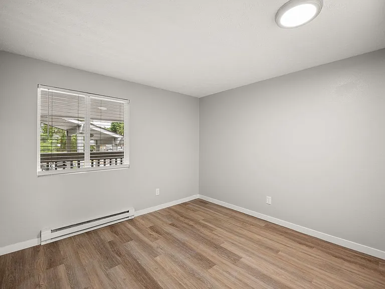 River Court Apartments - Updated Units With A View! — Photo 41