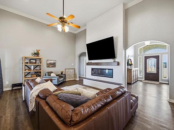 5th image of 2811 Timber Rock Ln