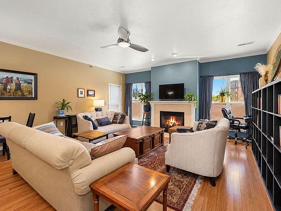 4th image of 1220 E Locust STREET #109