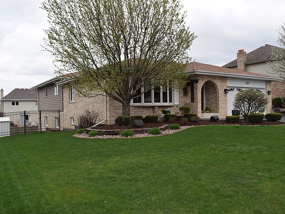 4th image of 632 Columbia Dr