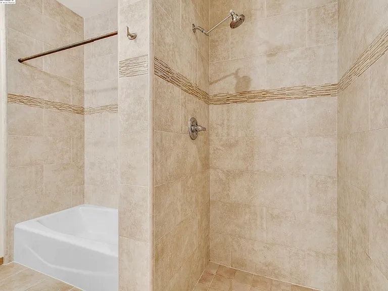 29 Megan Dr — Photo 24