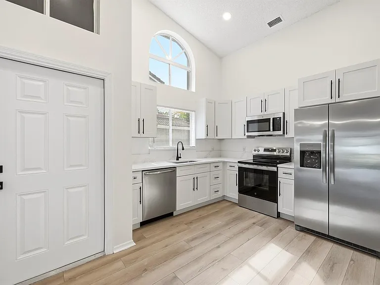 7618 Pinewalk Dr S #132 — Photo 24
