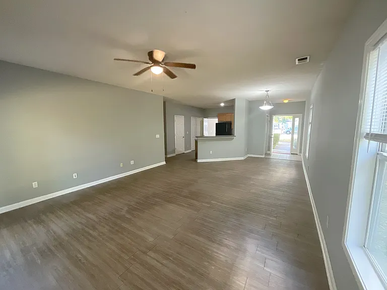 14 Essex Ct #A — Photo 3