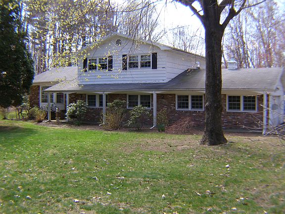 2nd image of 2515 Evergreen St