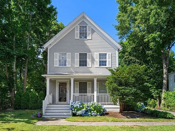 3rd image of 103 Sandwich St