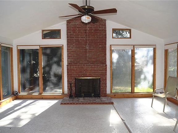 5th image of 3561 Denver Ave