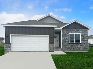 3595 Paradise Ln, Waukee, IA 50263