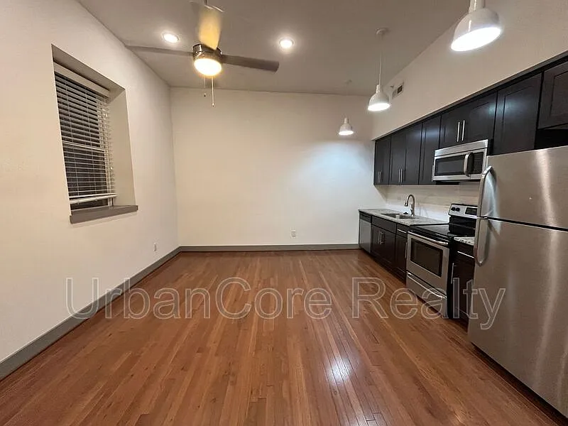 2 bed, 1.0 bath, 754 sqft, $1,649 — Photo 4