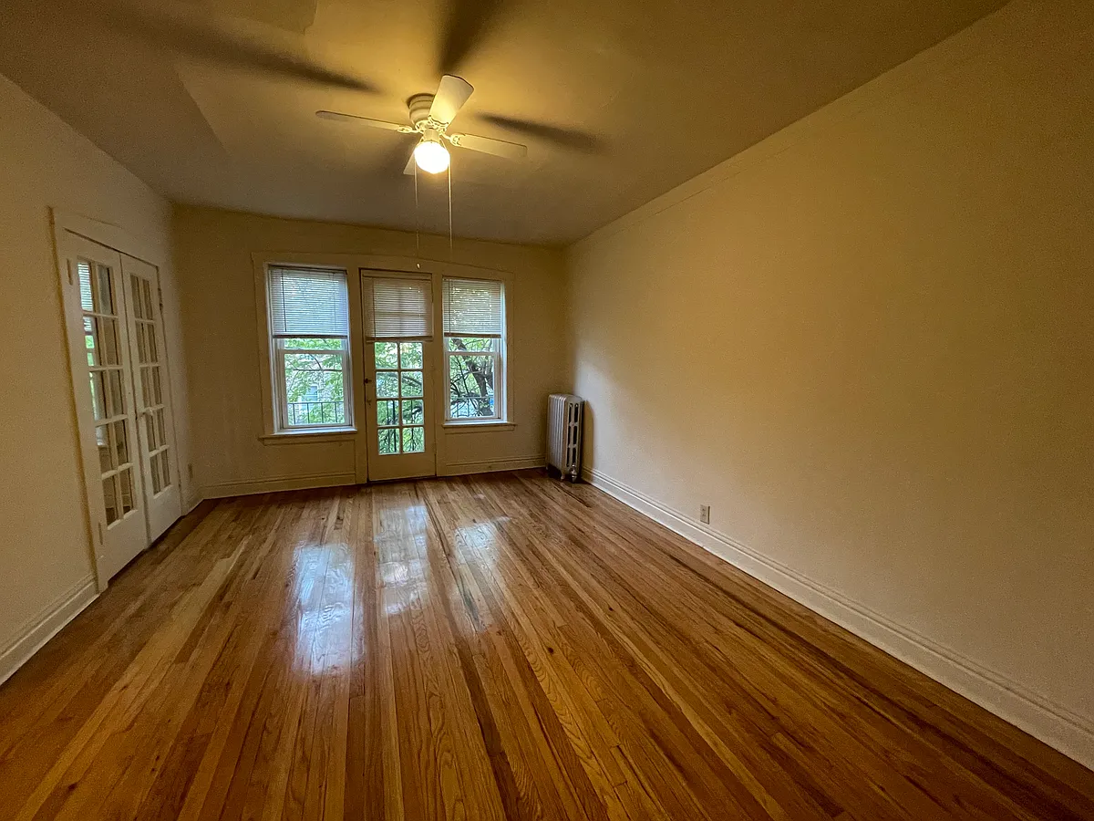 Building Photo - 6332 N Magnolia Ave #2W