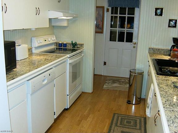 Updated kitchen with granite tile