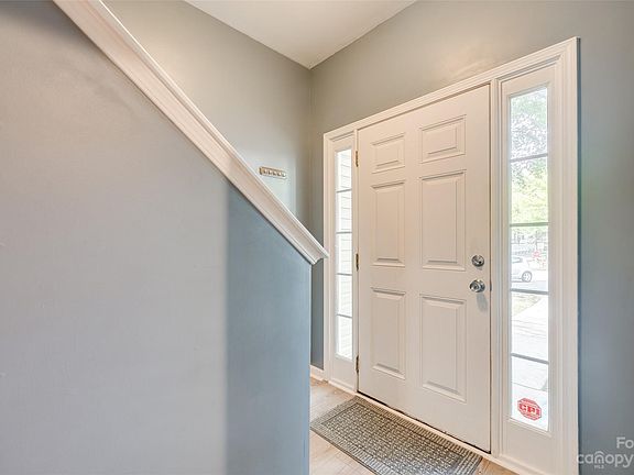 3rd image of 2208 Winthrop Chase Dr