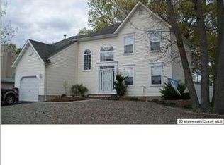 937 McGuire Dr, Toms River, NJ