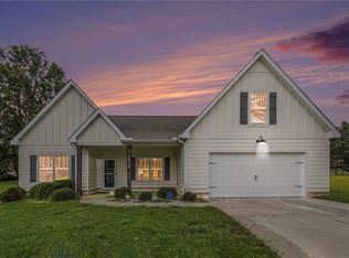 102 Merion Ct, Carrollton, GA 30117