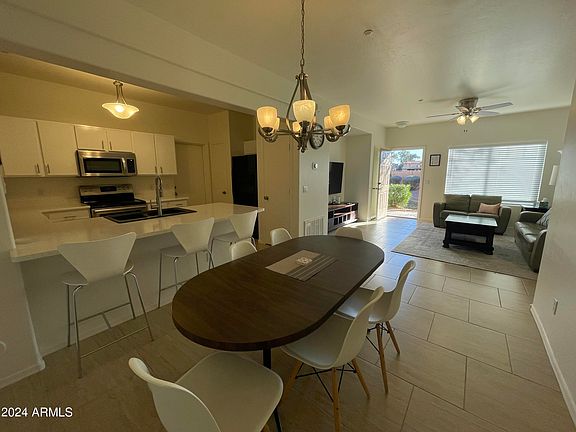 4th image of 805 S SYCAMORE -- #108