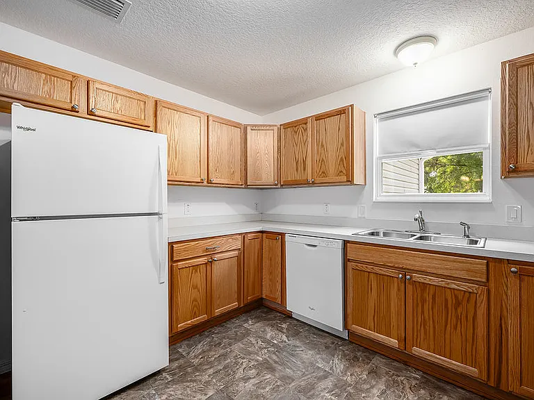 1329 Paradise Dr — Photo 7