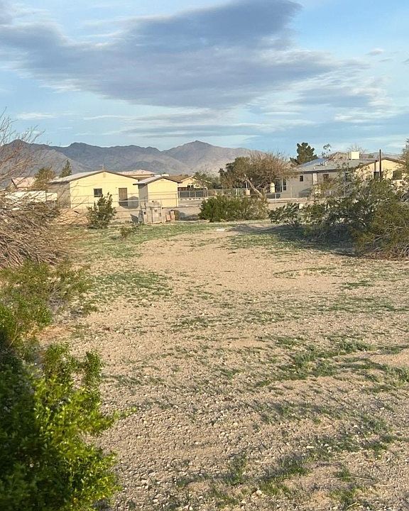 2nd image of 1920 E Hammer Lane