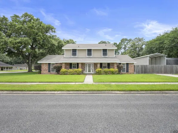 104 Crescent Place Dr, Donaldsonville, LA 70346