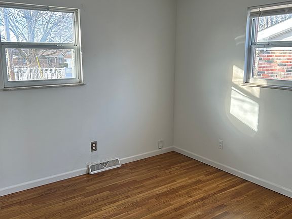 4th image of 515 Yale Blvd