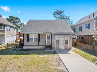 136 NE 31st St, Oak Island, NC 28465