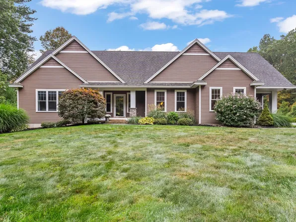 83 Bush Hill Road, Hudson, NH 03051