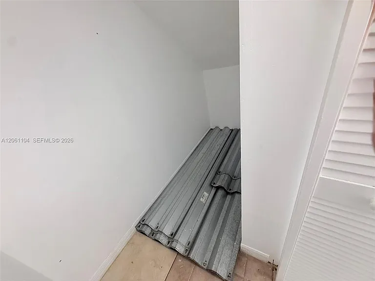 995 NE 34th Ave #101 — Photo 7