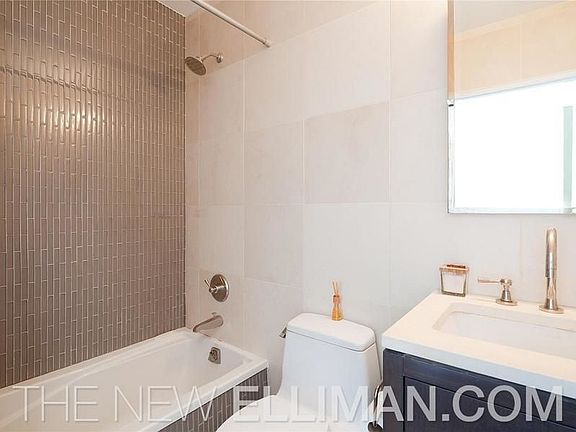 5th image of 212 E 47th St APT 30H