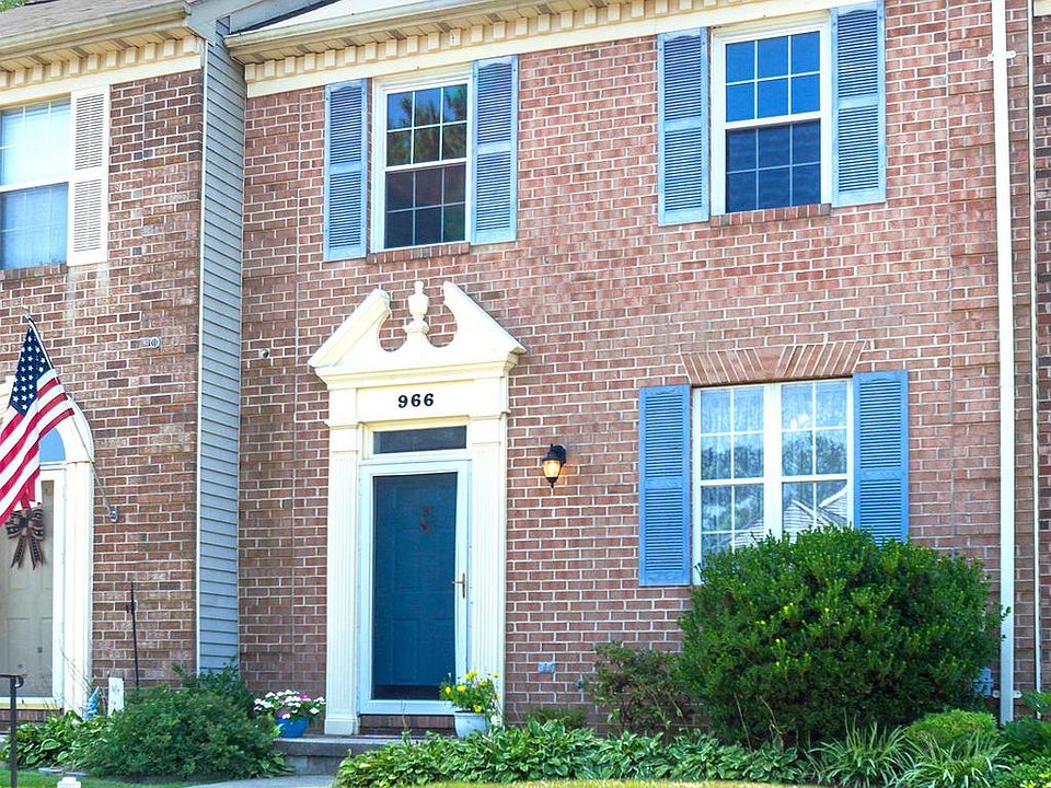 1st image of 966 Chesney Ln