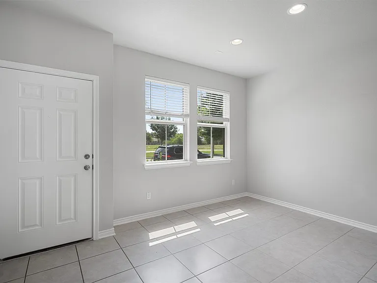 1805 Artesian Springs Xing — Photo 5