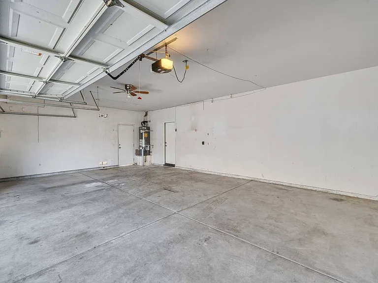 21585 Del Amo St — Photo 38