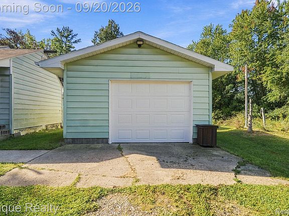 2nd image of 12346 Lake Rd