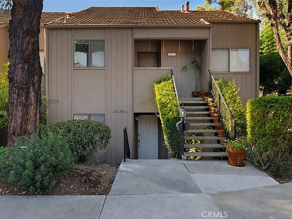 3rd image of 31361 E 9th Dr